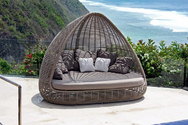 Skyline Shade Daybed- panoramic view