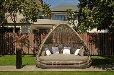 Daybed Front view-Garden