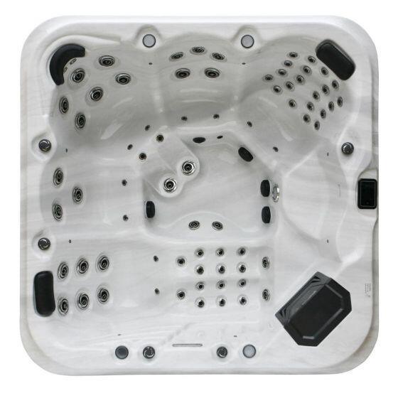 6000 Series Hot tub in White