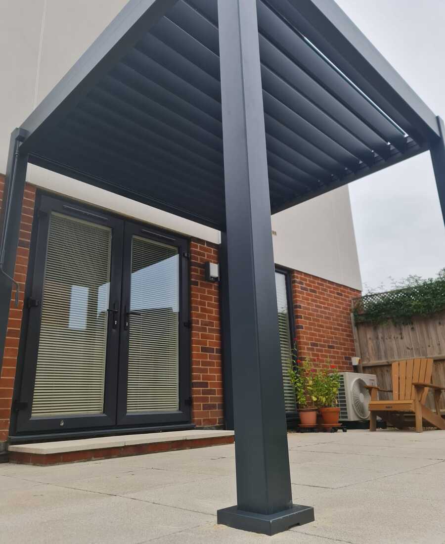 Aluminium pergola 2.5 x 2.5m