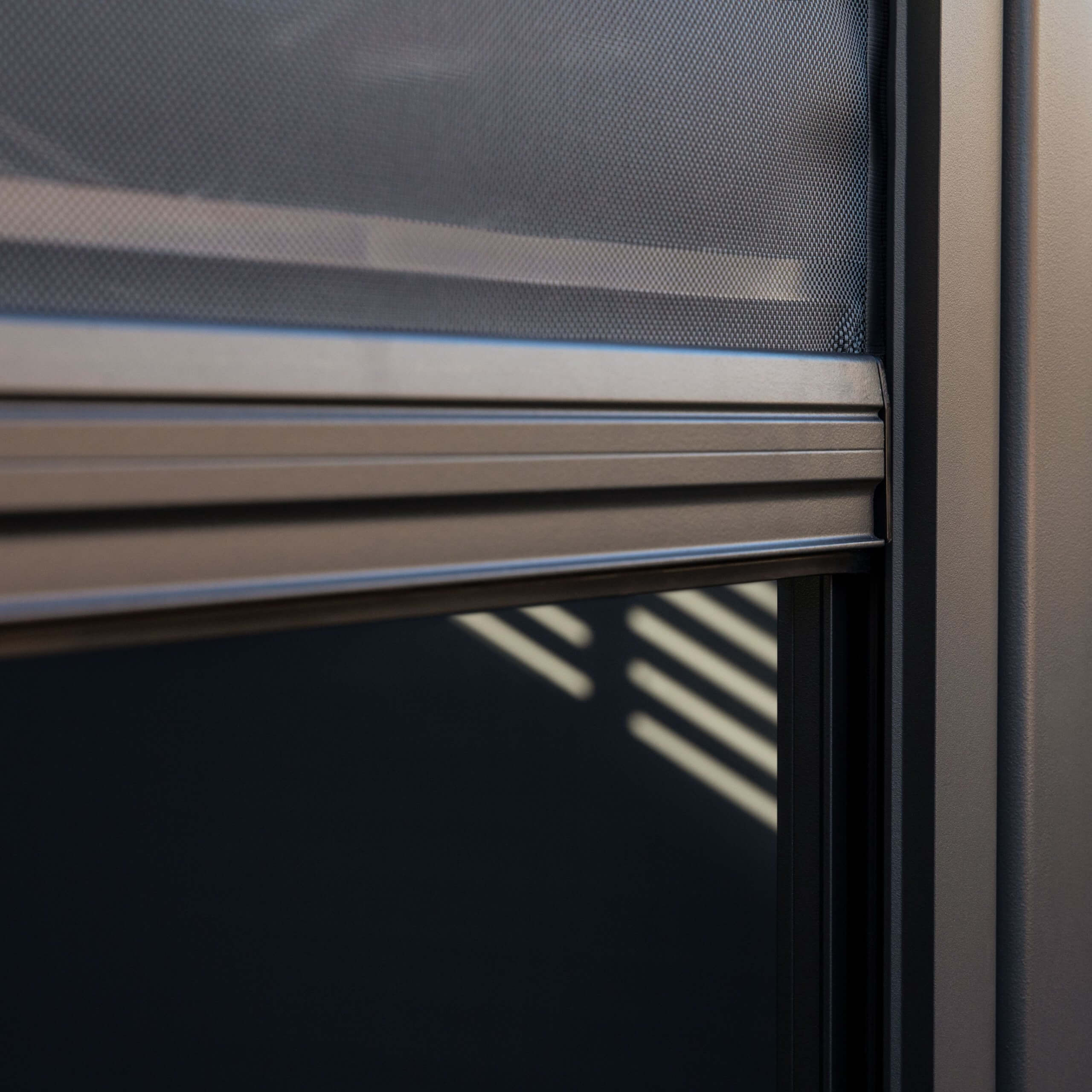 SUNS LIFESTYLE- MARANZA DELUXE PRIVACY SCREEN