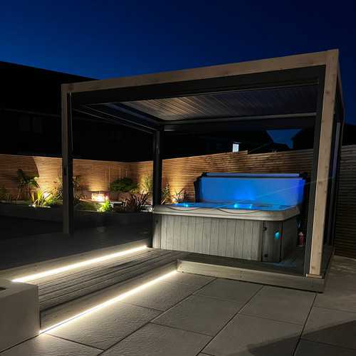 Nova Titan Aluminium Pergola- Wood Look